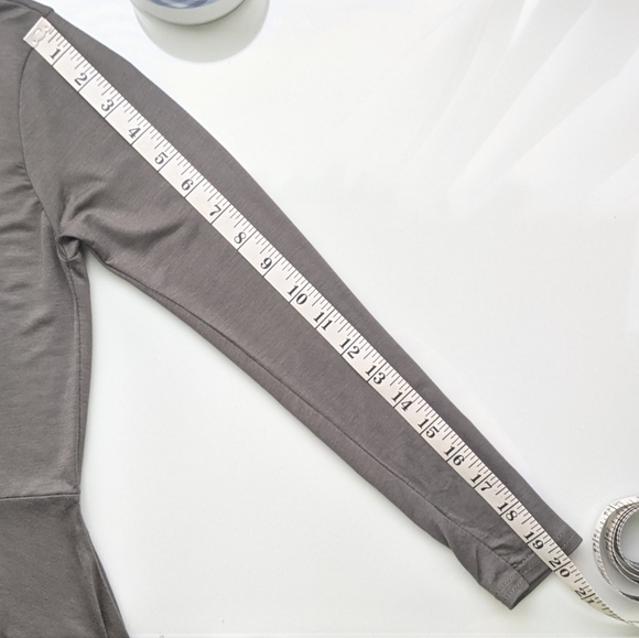 Donating Soon!! Boohoo Petite Harriet Basic LS Skater Dress - Picture 8 of 12